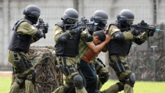 Latihan Militer Kopassus dan Denjaka, Siapa yang Paling Ekstrim di Indonesia?