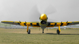Pesawat Tempur Hawker Typhoon RAF Kejar Focke-Wulf Fw 190 dengan Kecepatan 440 Mph!