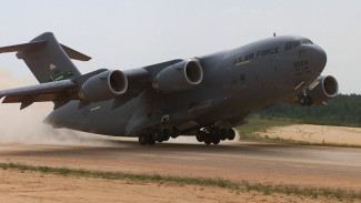 Pesawat Kargo C-17 Globemaster III Mendarat di Landasan Es Antartika Phoenix Airfield!
