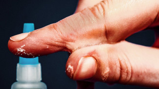 Superglue Ditemukan Secara Tidak Sengaja, Bisa Angkat Beban 3 Ton!