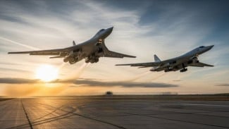 Pembom Strategis Tu-160 Rusia Terbang 11 Jam di Arktik, Pabrik Kazan Ekspansi 19.000 Meter Persegi!