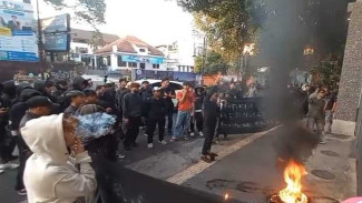HIPADI Gelar Aksi Demonstrasi di Depan Kantor Kejati Jabar, Tuntut Usut Tuntas dugaan Kasus TPPU dan Kasus Mafia Hukum