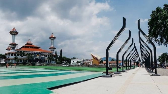 Salah satu objek wisata Cianjur, Taman Alun-alun.