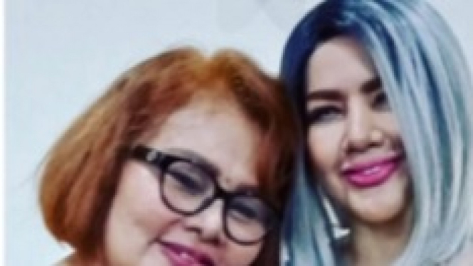 Eva Manurung dan Barbie Kumalasari.