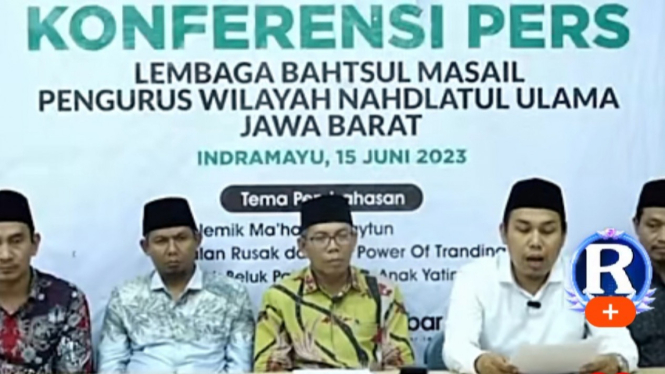 LBM PWNU Jawa Barat saat membacakan fatwa terkait hukum memondokkan anak ke Al Zaytun
