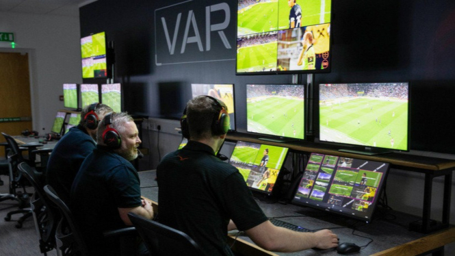 VAR (Video Assistant Referee)