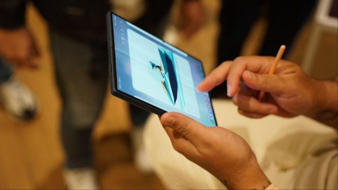 Fitur Sketch to Image di Samsung Galaxy Z Fold6.