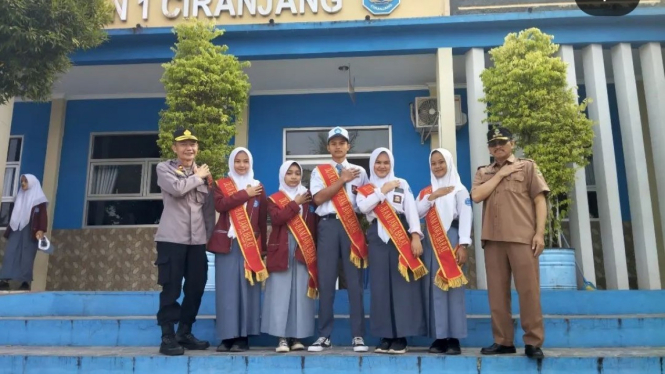 SMA 1 Cianjur Jawa Barat.