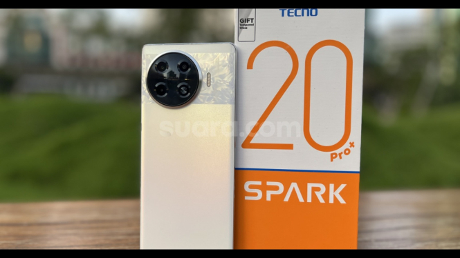 Tecno spark 20 pro plus