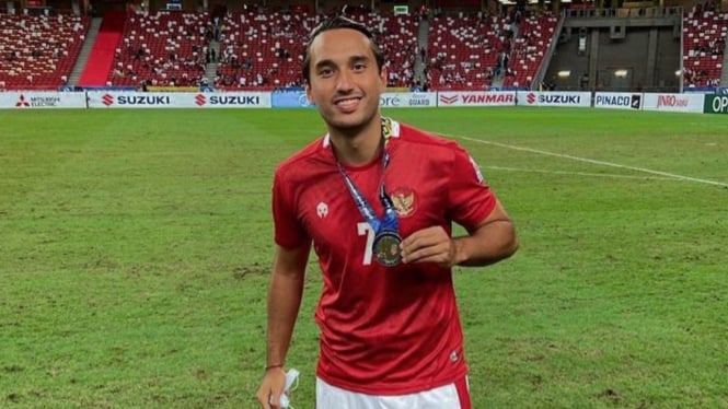 Ezra Walian