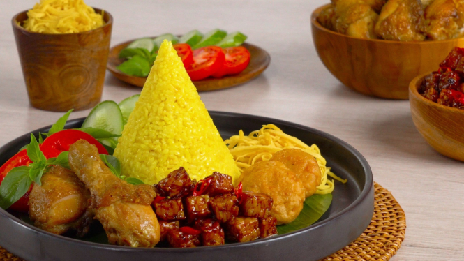 Nasi tumpeng