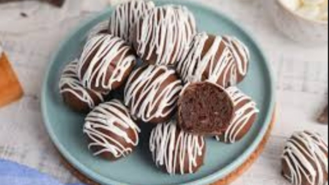 Chocolate cheesecake ball