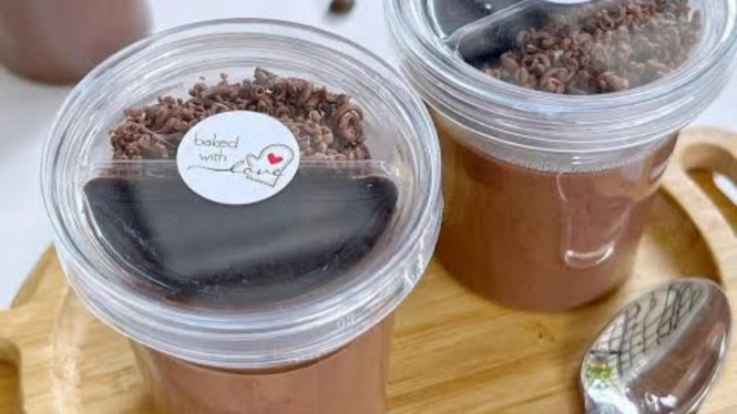 Puding cokelat terapung