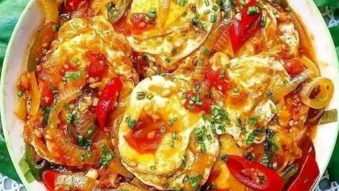 telur goreng bersaus