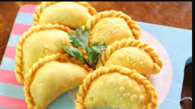 Pastel ayam