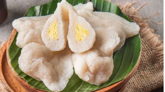 Pempek isi telur