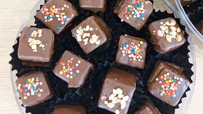 Kue kering cokelat lapis