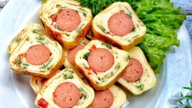 sosis gulung bayam telur