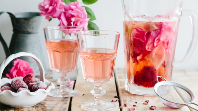 rose infused water