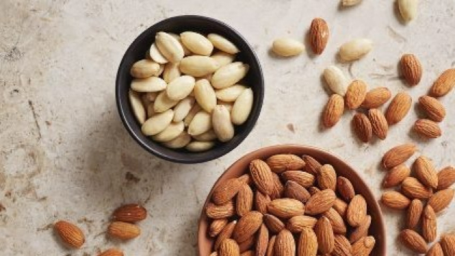 kacang almond