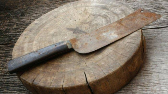 Trik Menghilangkan Karat pada Pisau Dapur