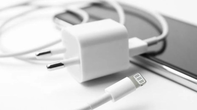 rekomendasi charger hp fast charger