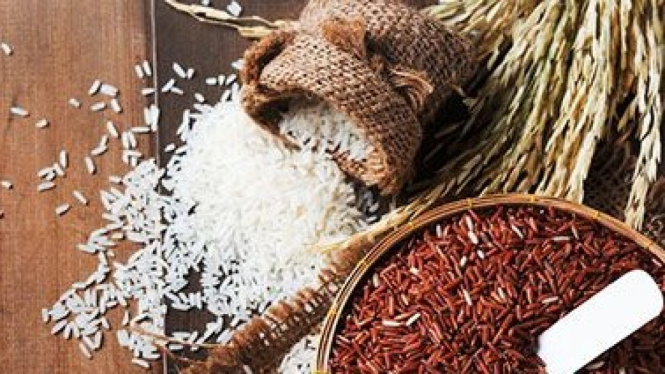 nasi merah dan nasi putih