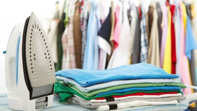 Tips Setrika Banyak dengan Cepat