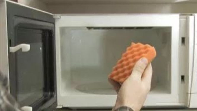 Membersihkan Oven