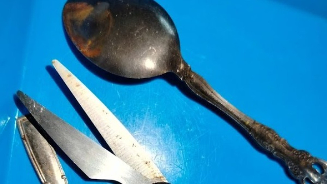 Cara Membersihkan Karat Sendok