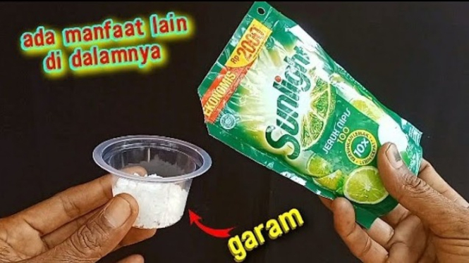 Membersihkan Pakaian Kotor Pakai Garam dan Sunlight