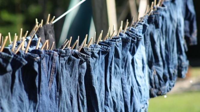 Jemuran Celana Jeans