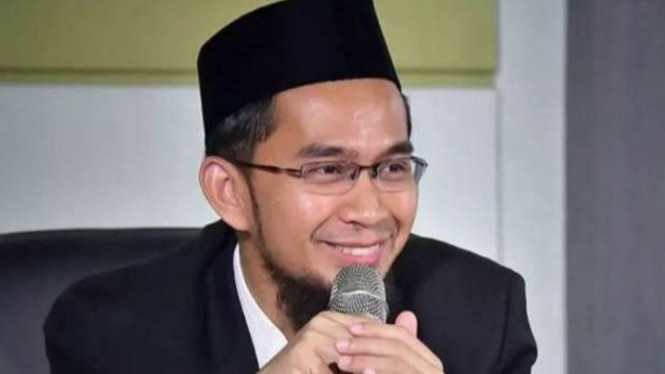 Ustadz Adi Hidayat