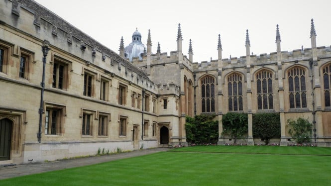 Universitas Oxford
