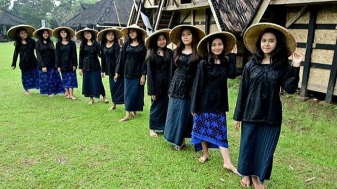 Wanita Sunda