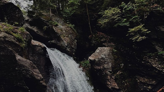 Kisah Mistis Curug Cikondang