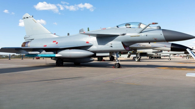 Pesawat Tempur J-10