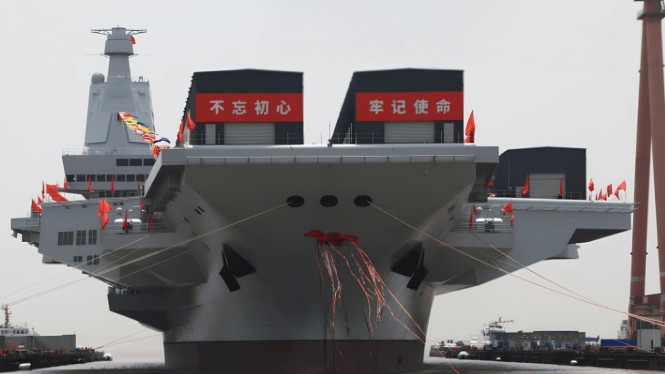 Kapal Induk Nuklir Type 004
