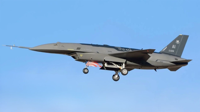 YF-44A Loyal Wingman