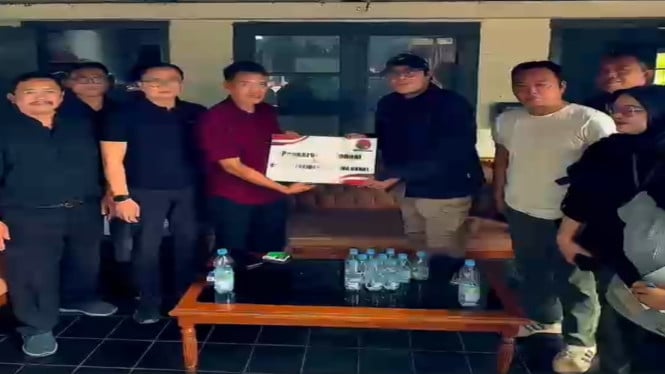 DPD PDI Perjuangan Jawa Barat Memberikan Bantuan Untuk Bandung Zoo