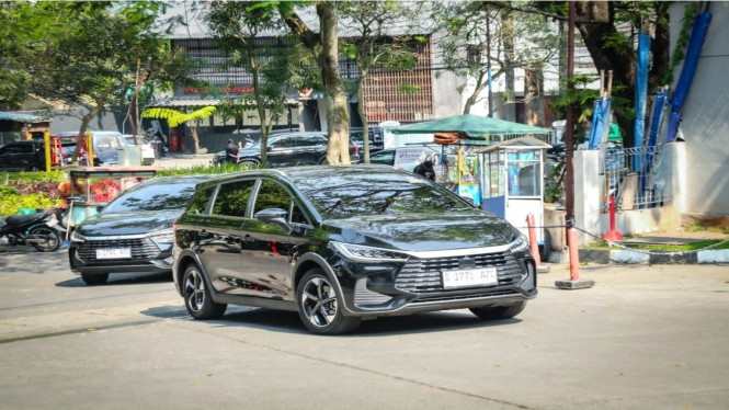 BYD M6 DM PHEV