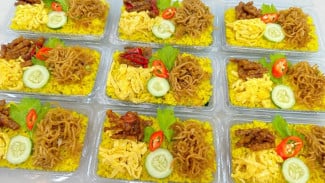Jualan Nasi Kuning 5000an Komplit Lauk Pauk, Auto Laris Manis di Kantin Sekolah
