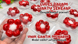 Kue Putri Mandi Merah Putih Cantik, Jajanan Tradisional Ini Lagi Hits Banget