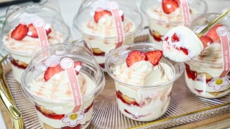 Ide Jualan Magnolia Strawberry Pudding yang Cantik Segar dan Lembut Banget