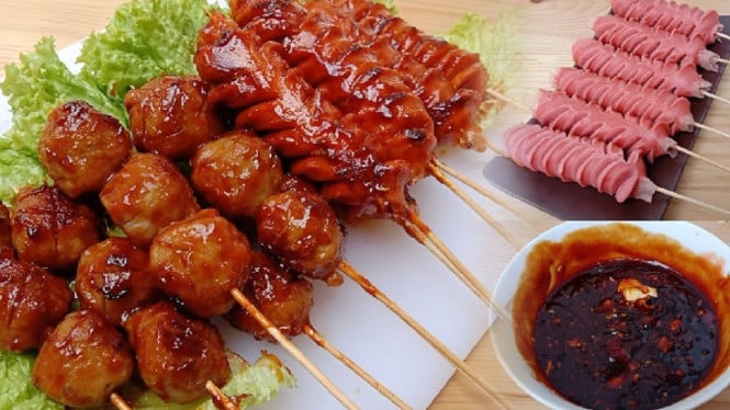 Pentol dan sosis bakar
