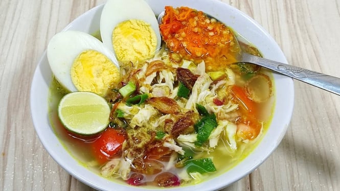 Soto Ayam Kuah Bening