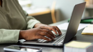 Intel Core i5 vs Intel Core i7: Pilih Mana? Ini Panduan Lengkap Memilih Prosesor Laptop Terbaik