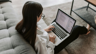 Kerja di Rumah Makin Produktif! Ini 5 Laptop Paling Nyaman Buat WFH