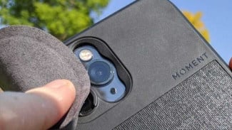 7 Cara Membersihkan Kamera HP yang Aman dan Benar agar Foto Tetap Jernih