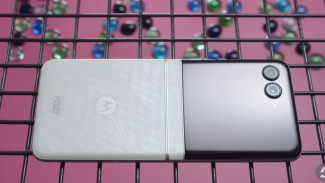 Apakah Moto Razr 60 2025 Masih Punya Lipatan Layar yang Mengganggu? Ini Jawabannya!
